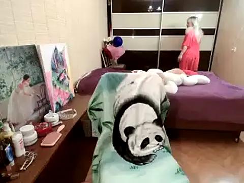 Lia_Laguna77 — boys I really want to go on vacation