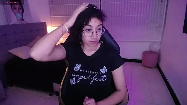 Lili_Gomez_ on StripChat 