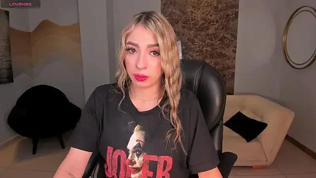 LizzCooper on StripChat 