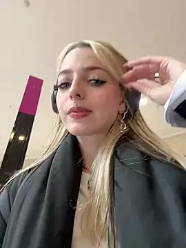 LoraaDoll from StripChat is Freechat