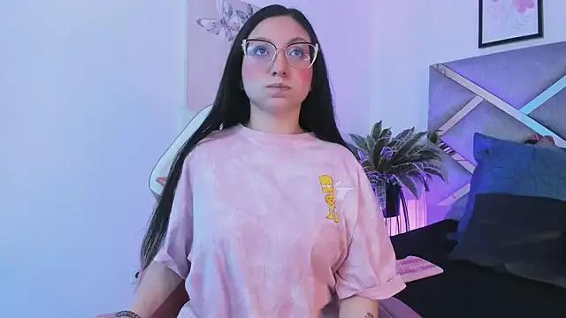 lucy_neil — PUSSY CLOSE UP