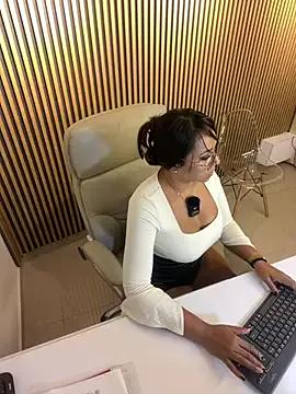 lulu_072 on StripChat 
