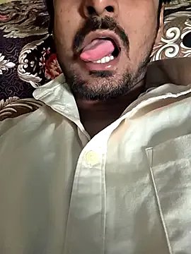 lusty_male69 on StripChat