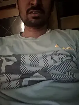 lusty_male69 on StripChat