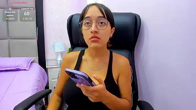 MelodyWinx — fingering hard + moan