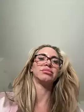 MessyNastyQueen from StripChat