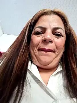 Mia-Glow — Masturbating with my vibrator and dild