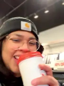 miacanela_xo on StripChat