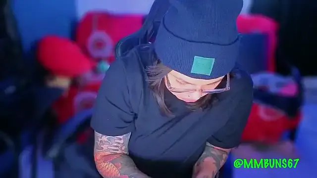 miacanela_xo on StripChat