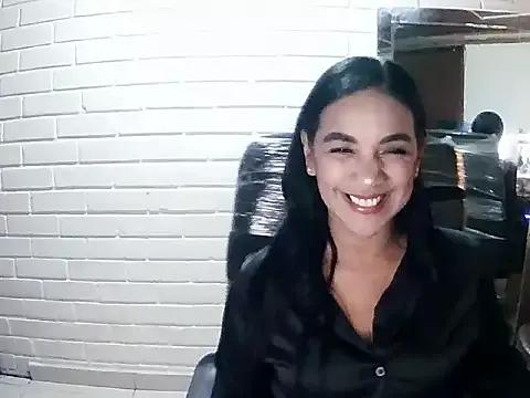 MiiaVelasquez — BAILE SENSUAL CORTO EN BAO DE ACEITE...