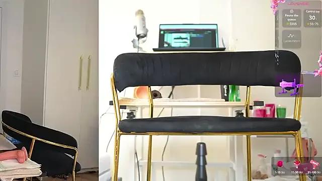 Miss69Ri99 on StripChat