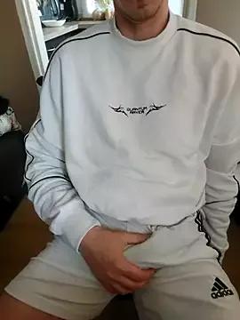 MlodyDres from StripChat is Freechat