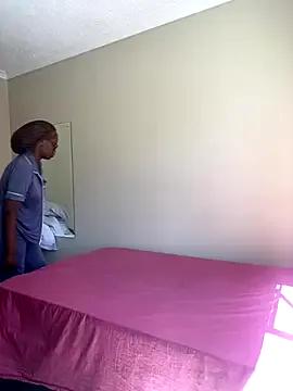 Moonzy77 on StripChat 