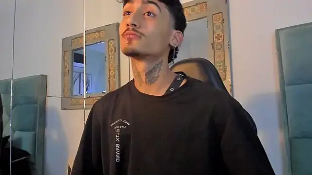 Mr_Strike on StripChat