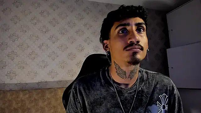 Mr_Strike on StripChat