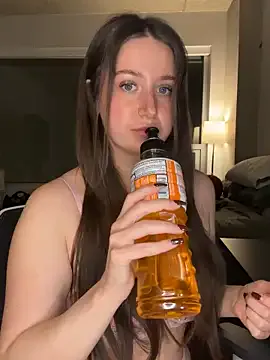 nerdynina — Freechat on StripChat