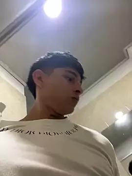 nic_2005 from StripChat is Freechat