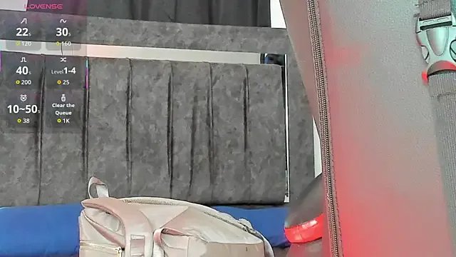 Nicol_TransGirl on StripChat