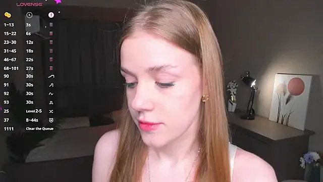 OdellaFrake on StripChat