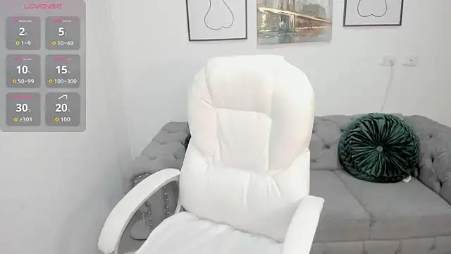 pekylove_ — Ride duldo + oil in big boobs