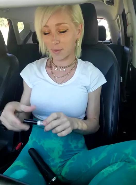 POPPY_XO on StripChat 