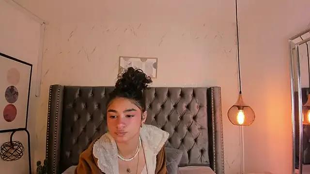 Puffy_Hearts on StripChat 