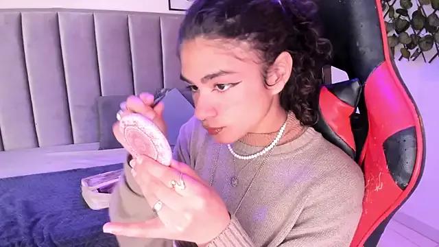 Puffy_Hearts on StripChat 