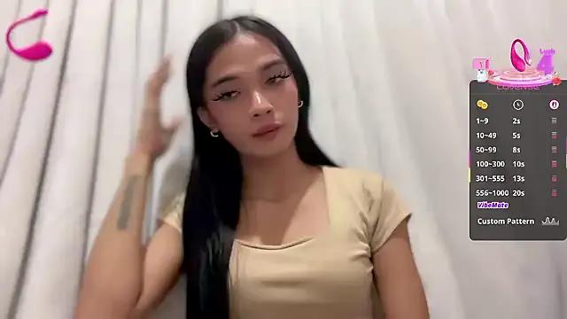 queen_lucinda on StripChat 