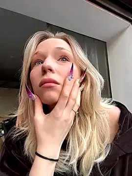 RollDolls on StripChat 