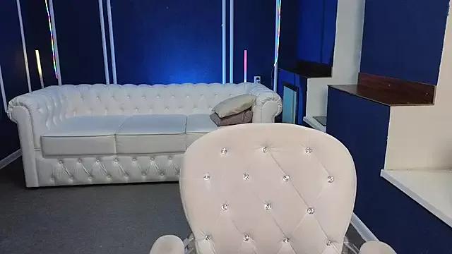 Rovena_Redd from StripChat is Freechat