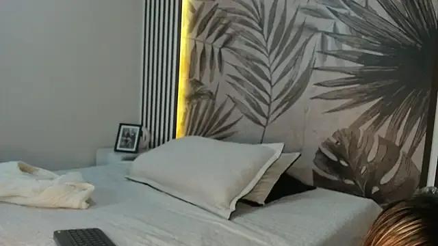 Samaantha-White on StripChat 