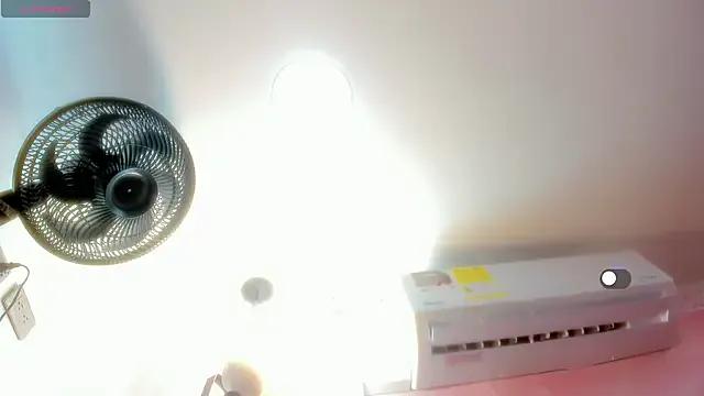 samantamilk6 on StripChat 