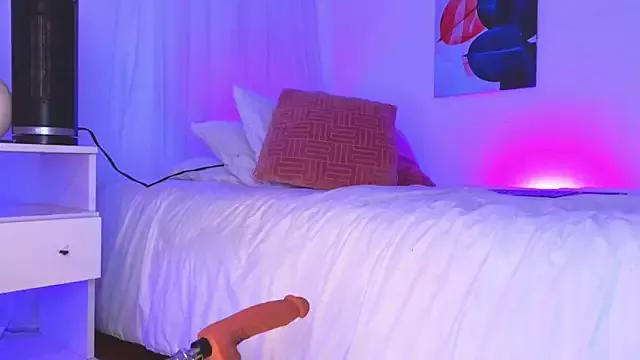 samantha_bss on StripChat 