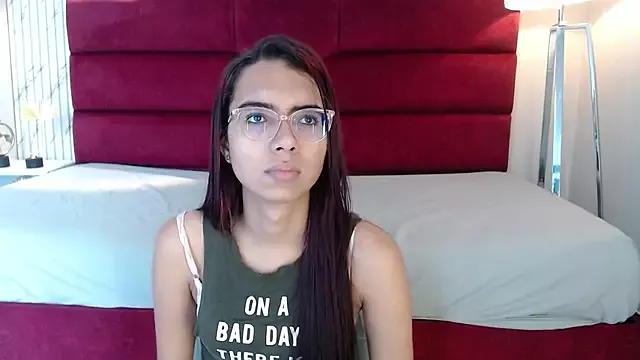 sara_saenz99 on StripChat 