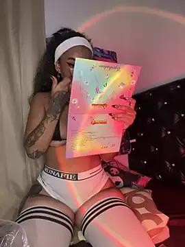 SarahLynn7 on StripChat 