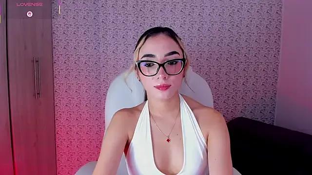 Sarajonnes on StripChat 