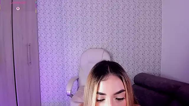 Sarajonnes on StripChat 