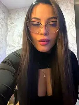 sexyyykloee — make me horny mmmmm
