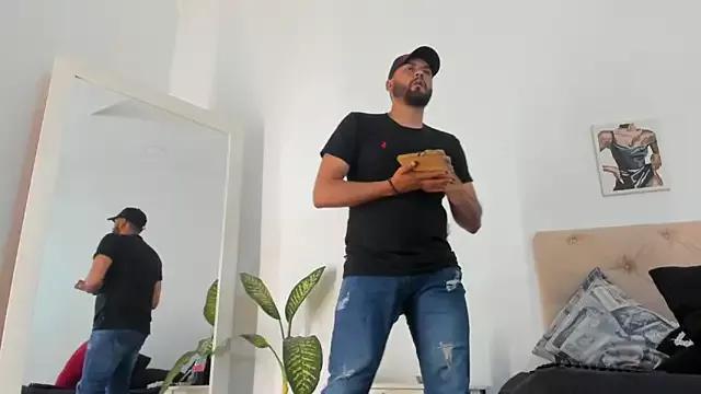 sir_lux_ from StripChat is Freechat