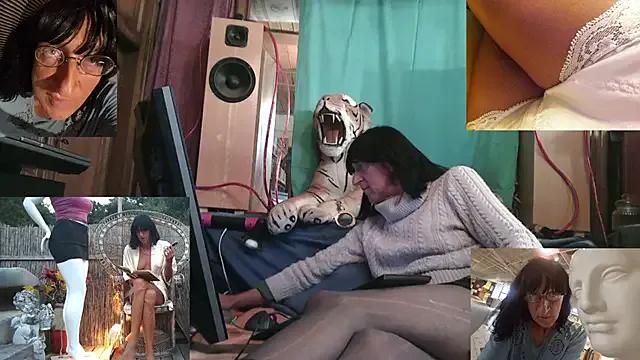 SissiDomination — i show my cute titties