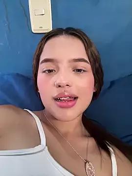 Sofia18_pinkk from StripChat is Freechat