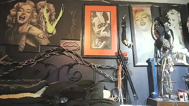 Splash_Queen420 on StripChat