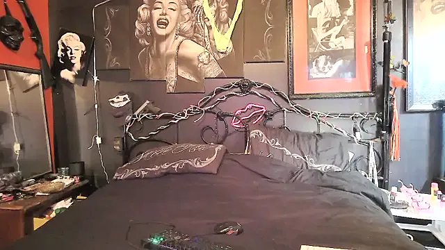 Splash_Queen420 on StripChat