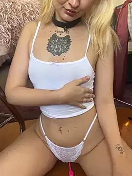 SunnyGlow on StripChat 