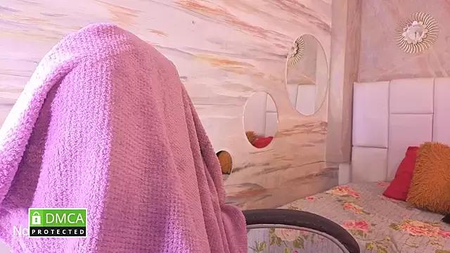 sweetlittlevenus on StripChat 