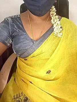 Tamil-hotwife on StripChat