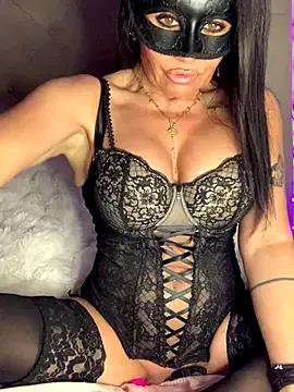 vicvictoriax on StripChat 