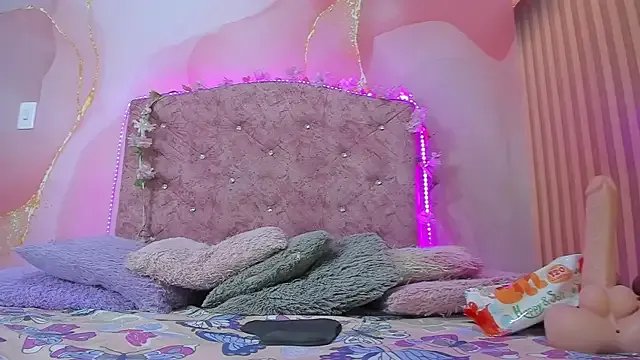 violet_taylor_ on StripChat