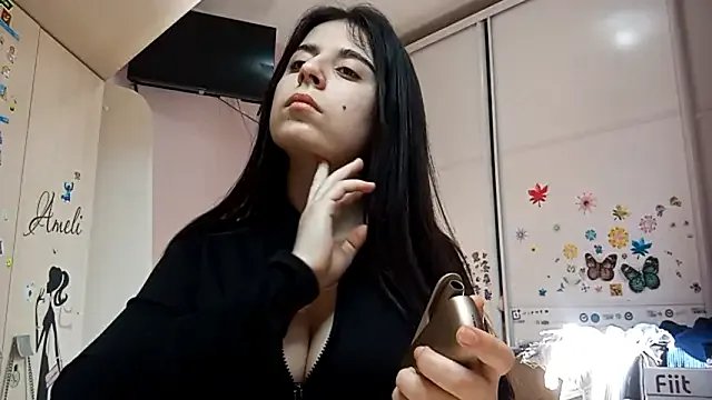 WaltraudPattie — take off bra and top