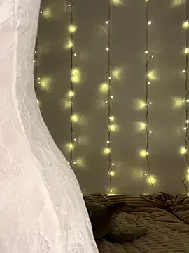 yoyogirlx on StripChat